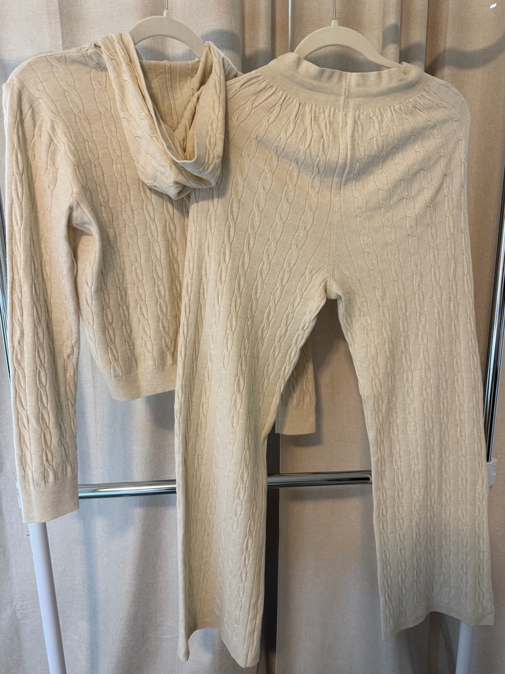 Classic Cable Knit women’s Sweater - Cream
